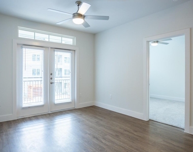 11111 Nexus Avenue - Photo Thumbnail 5