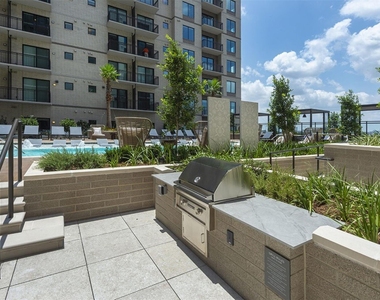 2727 Albany Street - Photo Thumbnail 24
