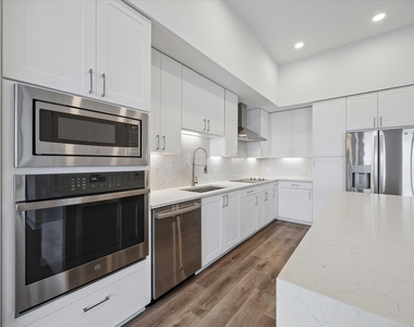 2727 Albany Street - Photo Thumbnail 8