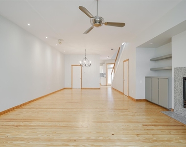 5425 Dickson Street - Photo Thumbnail 17