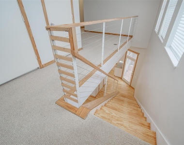 5425 Dickson Street - Photo Thumbnail 24