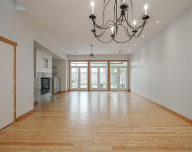 5425 Dickson Street - Photo Thumbnail 13