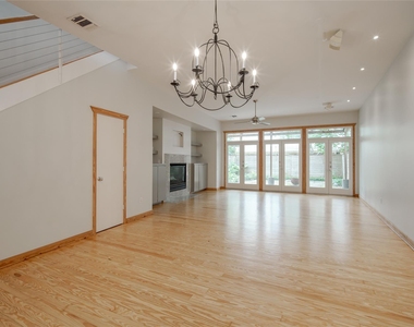 5425 Dickson Street - Photo Thumbnail 12
