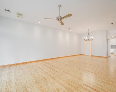 5425 Dickson Street - Photo Thumbnail 18