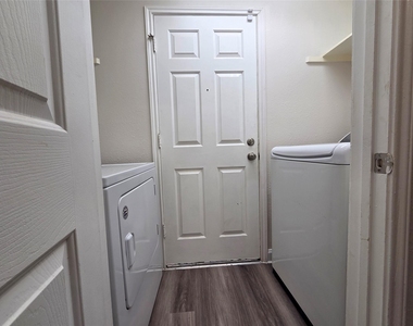 10903 Windfern Lakes Street - Photo Thumbnail 14