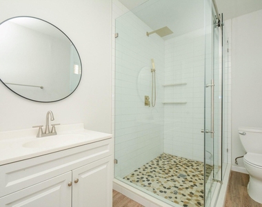 3013 Brackenridge Street - Photo Thumbnail 15