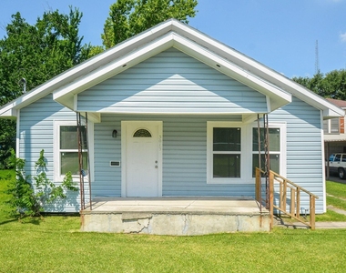 3013 Brackenridge Street - Photo Thumbnail 1
