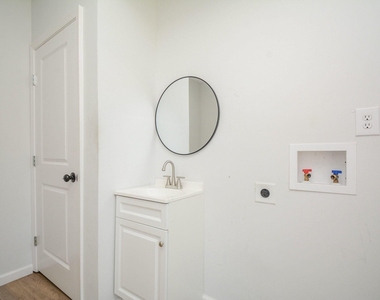 3013 Brackenridge Street - Photo Thumbnail 13