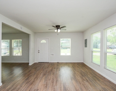 3013 Brackenridge Street - Photo Thumbnail 9