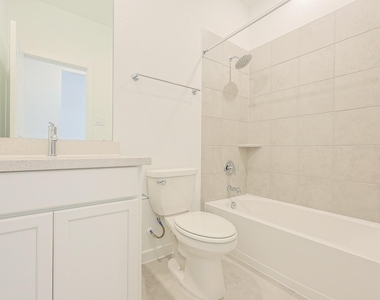 21510 Banpo Bend Drive - Photo Thumbnail 5