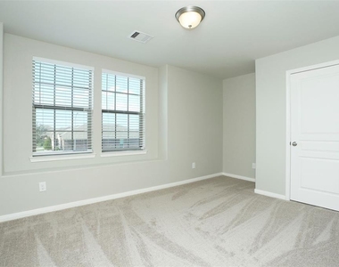 1123 Cloud Croft Lane - Photo Thumbnail 24