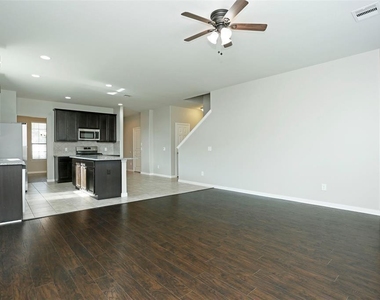 1123 Cloud Croft Lane - Photo Thumbnail 9