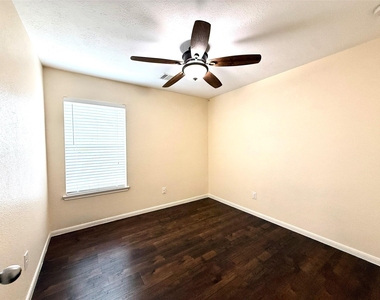 15906 Arapaho Bend Lane - Photo Thumbnail 14