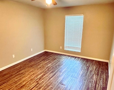 22707 Bridgewater Drive - Photo Thumbnail 7