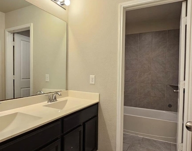 4339 Isaac Bay Drive - Photo Thumbnail 15