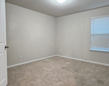 4339 Isaac Bay Drive - Photo Thumbnail 9