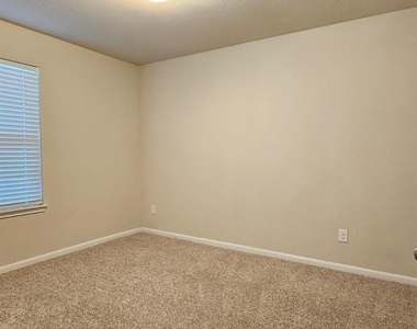 4339 Isaac Bay Drive - Photo Thumbnail 7