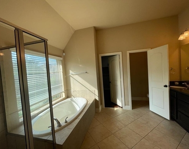 6706 Aqua Falls - Photo Thumbnail 8