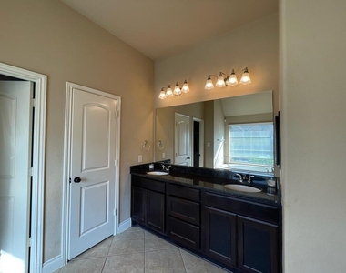 6706 Aqua Falls - Photo Thumbnail 10
