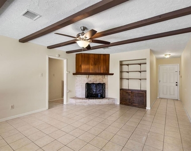 9718 Shady Tree Lane - Photo Thumbnail 3