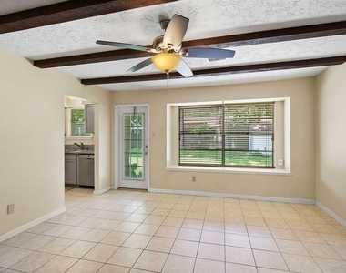 9718 Shady Tree Lane - Photo Thumbnail 5