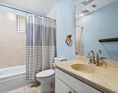 9718 Shady Tree Lane - Photo Thumbnail 20