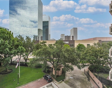 15 Greenway Plaza - Photo Thumbnail 15