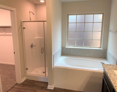 994 Arbor Crossing - Photo Thumbnail 4