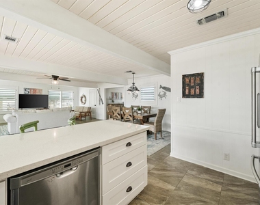 16634 Jamaica Beach Road - Photo Thumbnail 11
