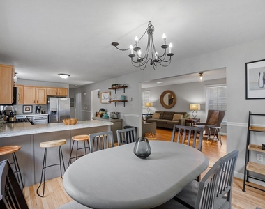 131 Forest Hill - Photo Thumbnail 6