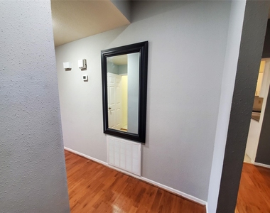 1818 Augusta Drive - Photo Thumbnail 8
