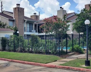 1818 Augusta Drive - Photo Thumbnail 24