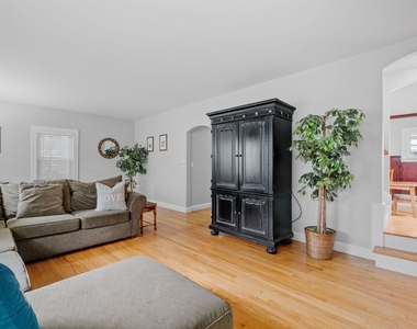 989 Union - Photo Thumbnail 6