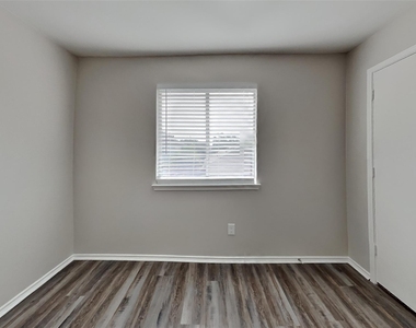 1806 Usher Court - Photo Thumbnail 17