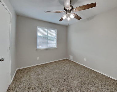 1806 Usher Court - Photo Thumbnail 12