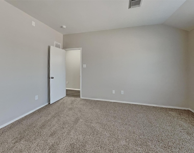1806 Usher Court - Photo Thumbnail 7