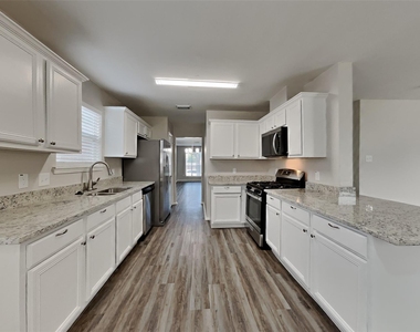 1806 Usher Court - Photo Thumbnail 5