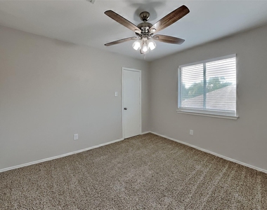 1806 Usher Court - Photo Thumbnail 10