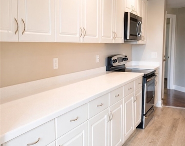 2743 1st Street - Photo Thumbnail 6