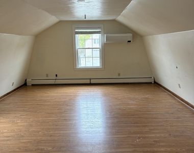 407 Lafayette - Photo Thumbnail 2
