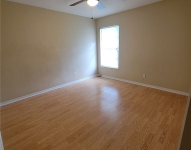 311 Inman Street - Photo Thumbnail 6