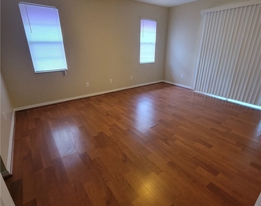 311 Inman Street - Photo Thumbnail 9