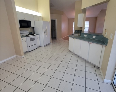 311 Inman Street - Photo Thumbnail 4