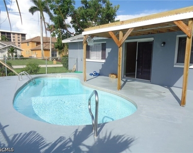 4402 Se 20th Place - Photo Thumbnail 4