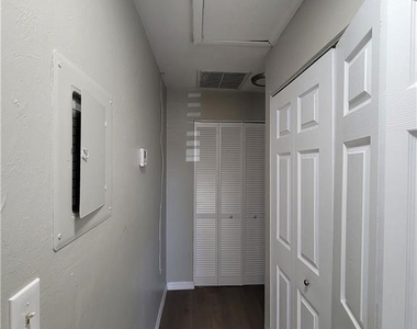 1904 Santa Barbara Boulevard - Photo Thumbnail 4
