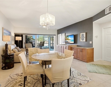 728 Victoria Drive - Photo Thumbnail 10