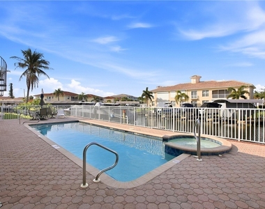 728 Victoria Drive - Photo Thumbnail 25