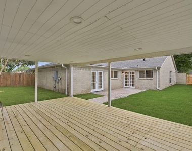 6718 Deer Ridge Lane - Photo Thumbnail 19