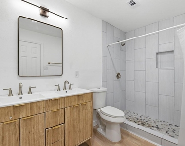 6718 Deer Ridge Lane - Photo Thumbnail 12