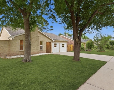 6718 Deer Ridge Lane - Photo Thumbnail 2